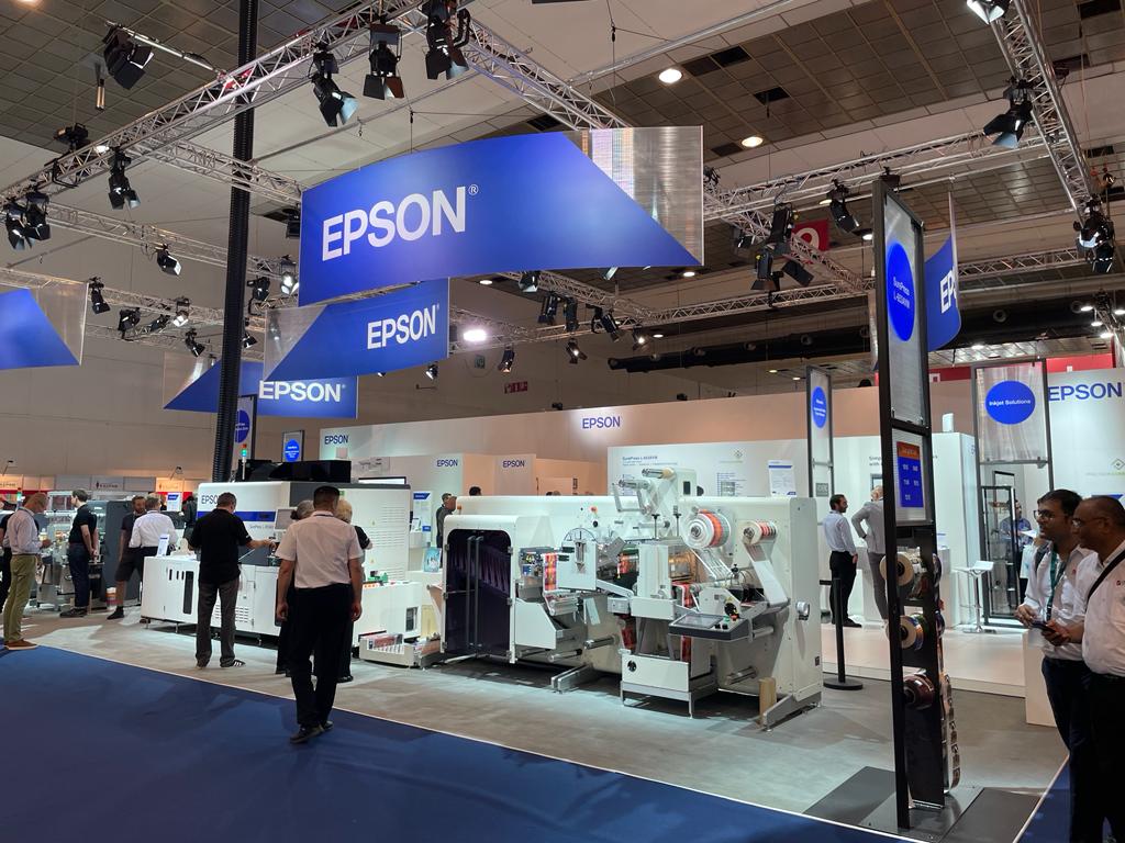 Impresión de Etiquetas de Calidad Superior en LabelExpoEurope 2023 con Epson SurePress 🏷️